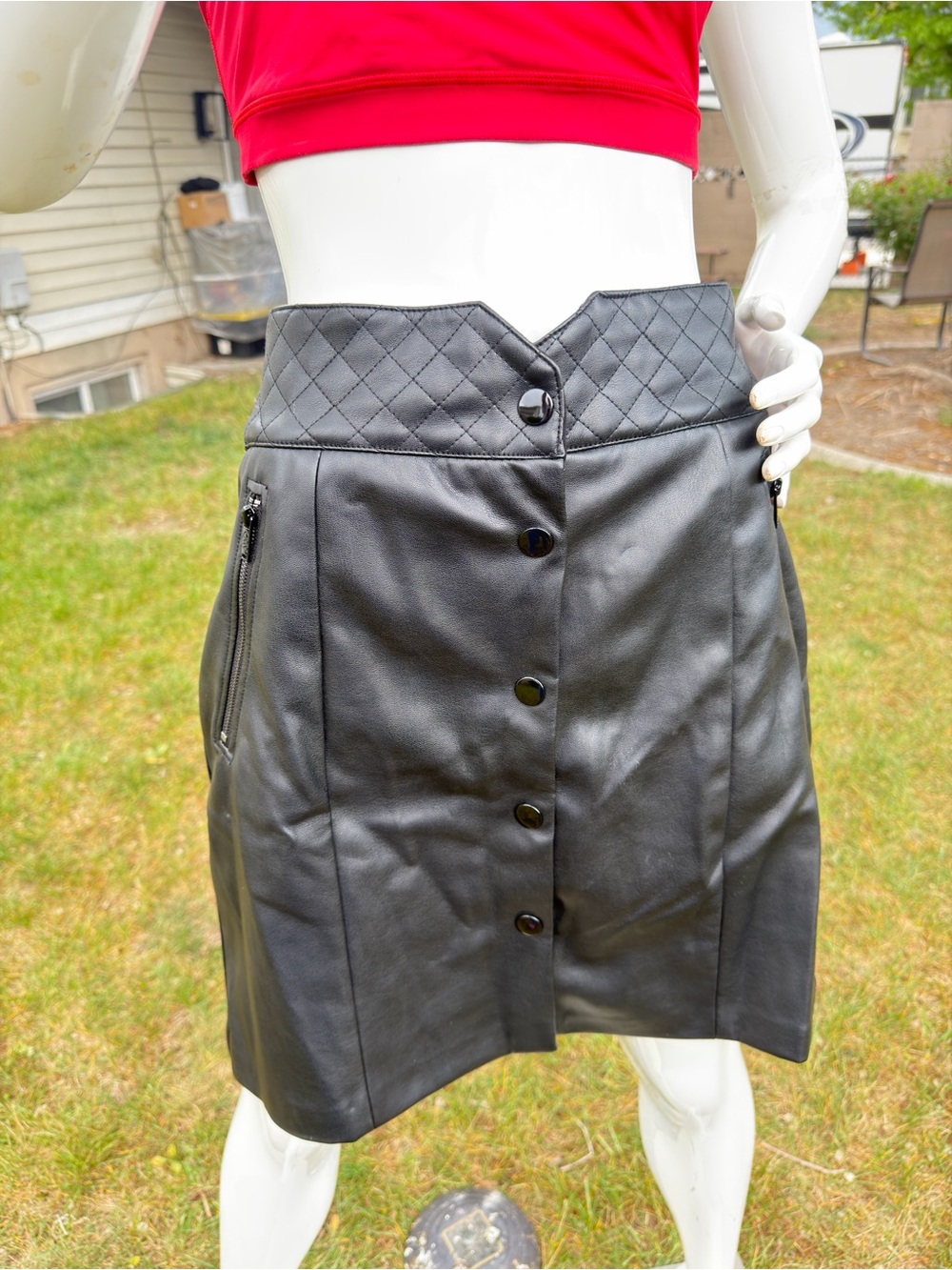 Carmen Marc Valvo Black Quilted-Waist Faux Leather Mini Skirt